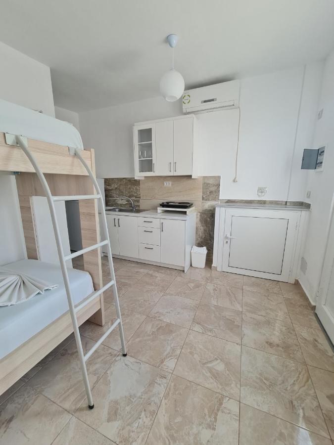 Ava'S Guesthouse Ksamil Exteriér fotografie